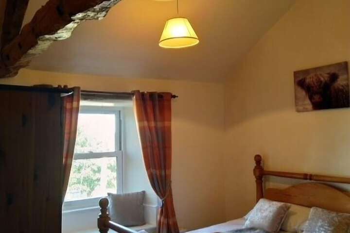 Room 6 of 14
