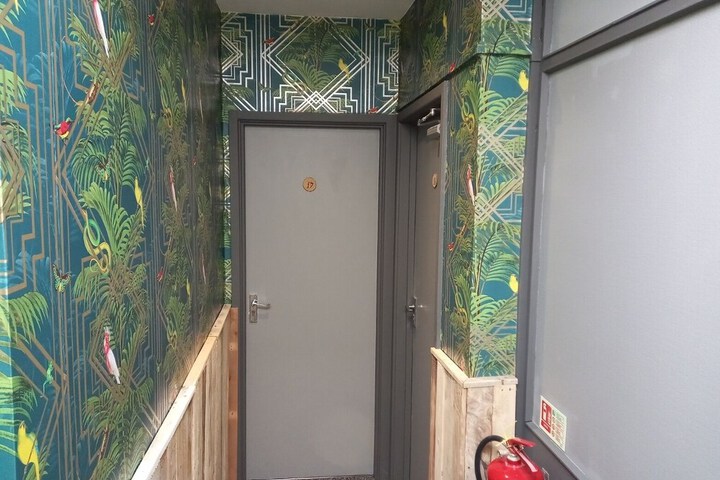Room 17 of 114