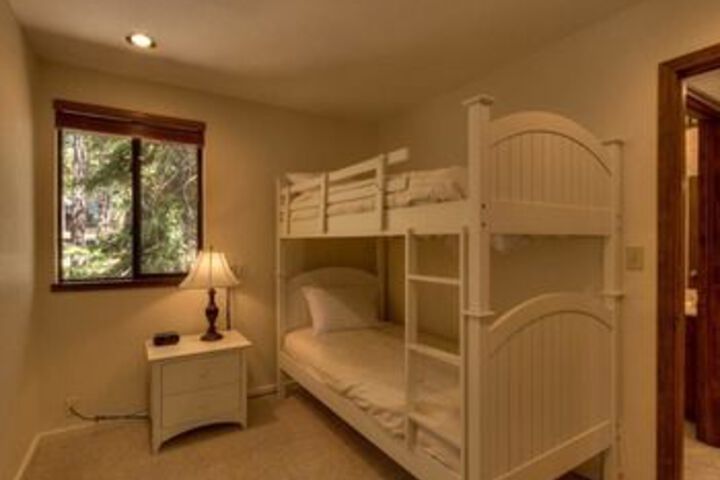 Room 15 of 33