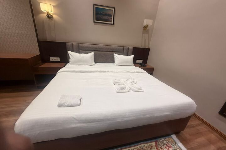 Room 4 of 31