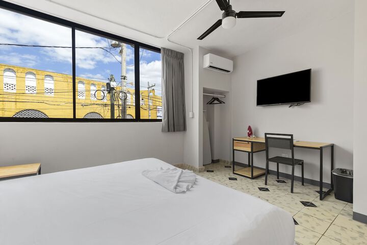 Room 9 of 40
