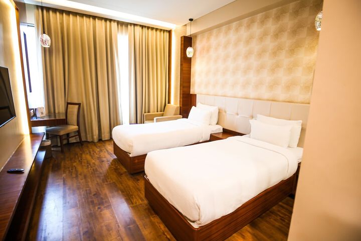 Room 21 of 37