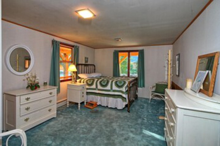 Room 26 of 32