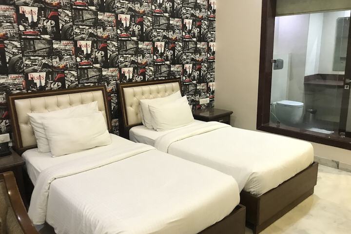 Room 73 of 288