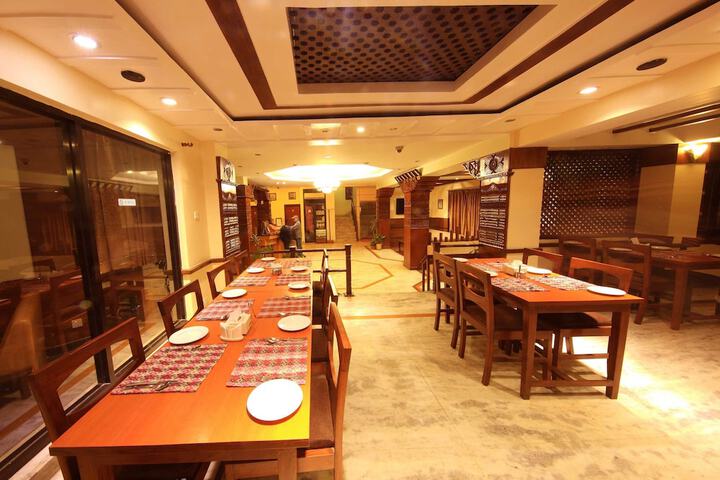Dining 49 of 80