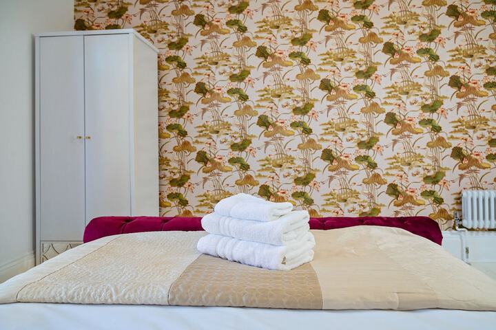 Room 25 of 74
