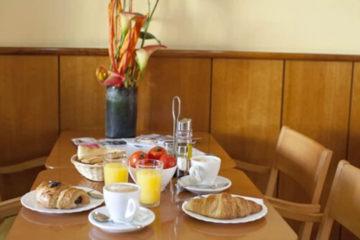 Breakfast/Coffee Service 13 of 31