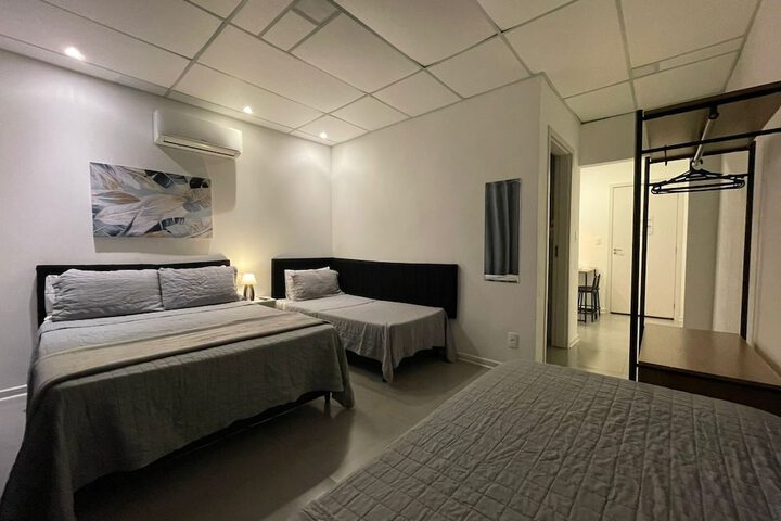 Room 4 of 25