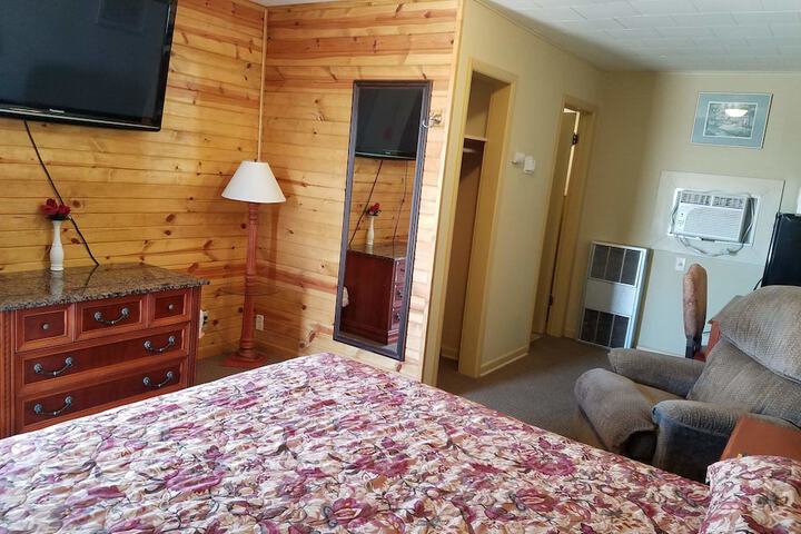 Room 4 of 10