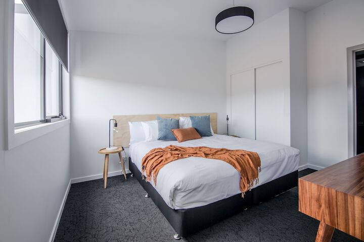 Room 6 of 68
