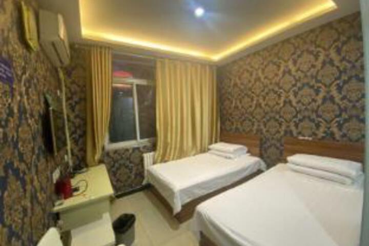 Room 4 of 5