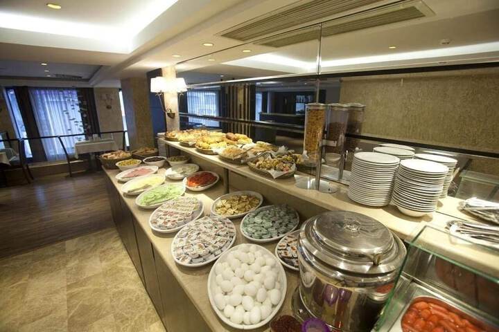 Breakfast buffet