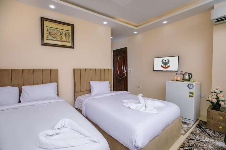 Room 6 of 35