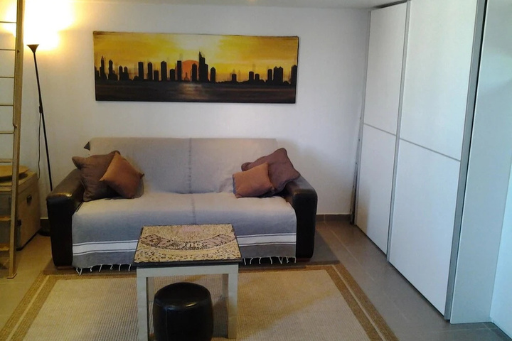Room 7 of 14