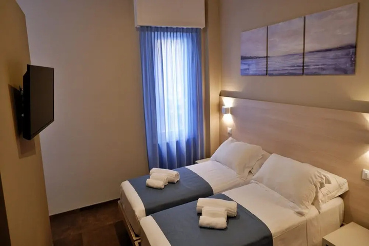 Room 4 of 14