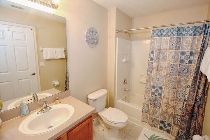Room 44 of 190