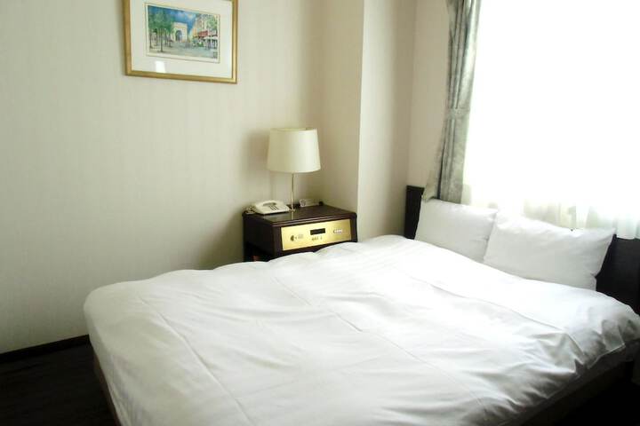 Room 15 of 33