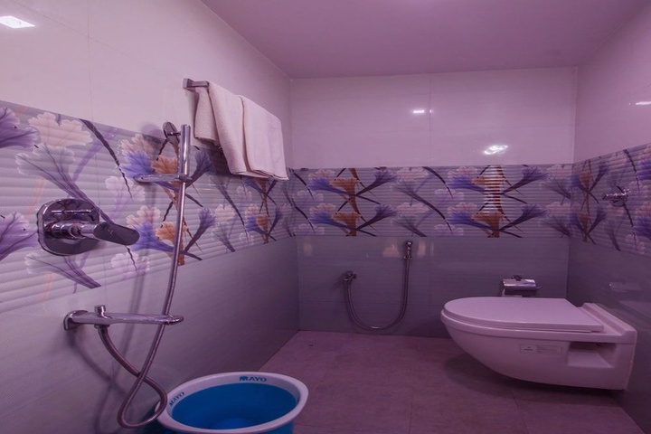Room 7 of 13