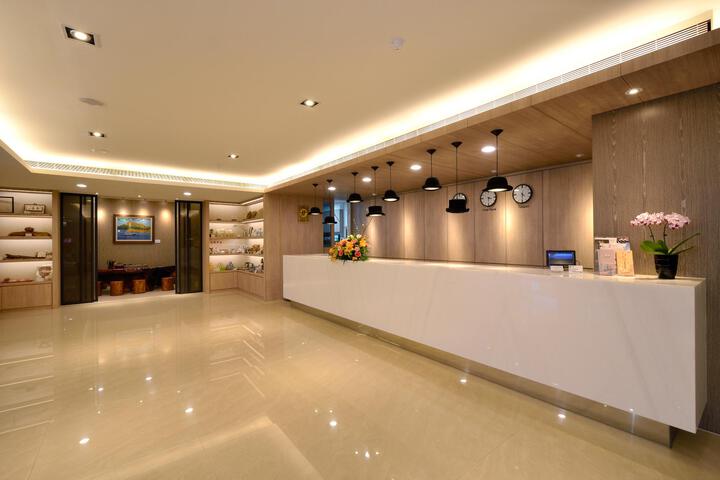 Entrance & Lobby