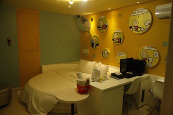 Room 21 of 53