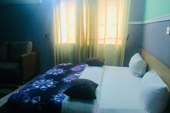 Room 6 of 27