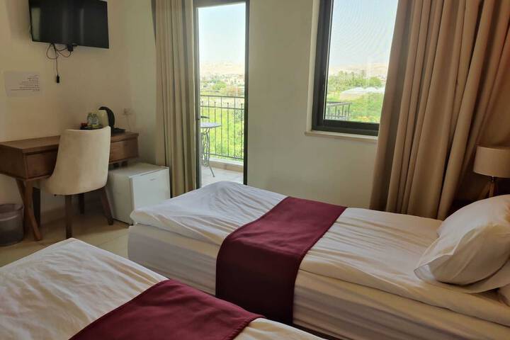 Room 8 of 65