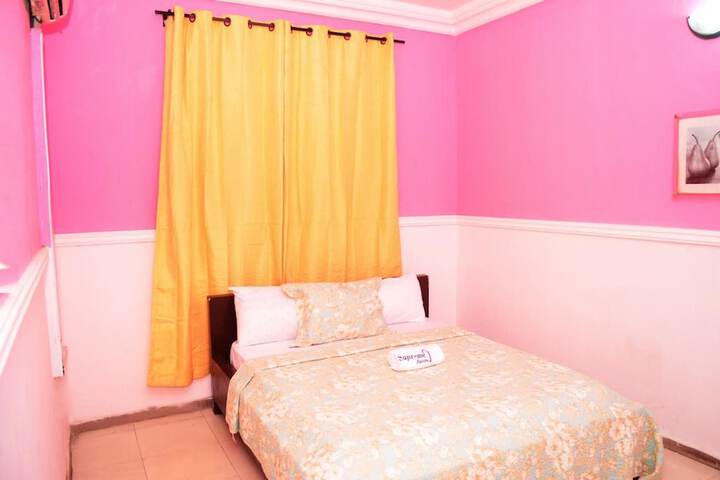 Room 13 of 19