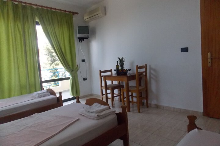 Room 7 of 63
