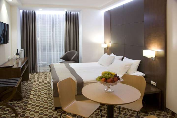 Room 14 of 64