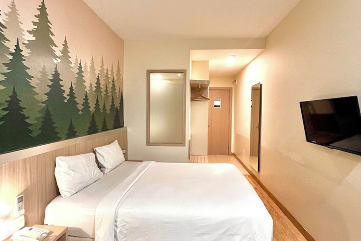 Room 5 of 11