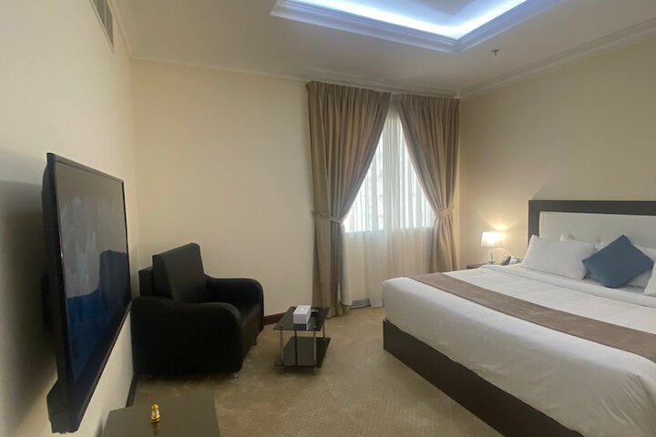 Room 11 of 15