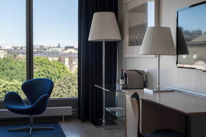 Room 52 of 119
