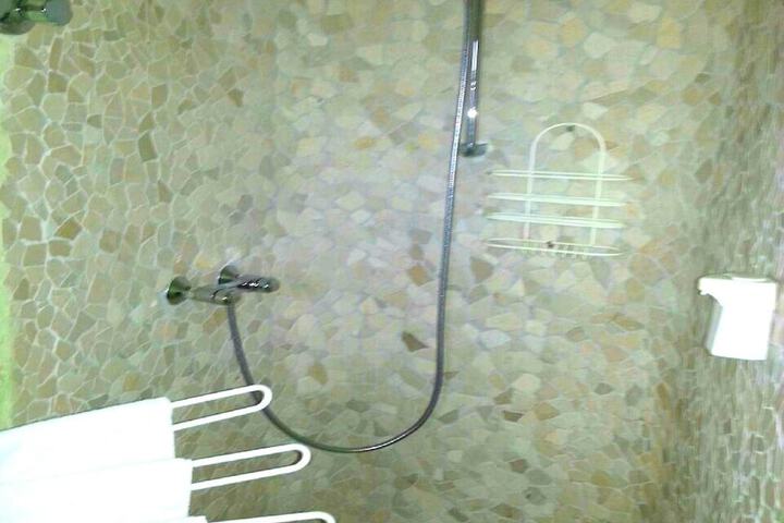Room 20 of 33