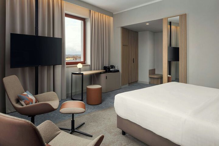Room 9 of 61