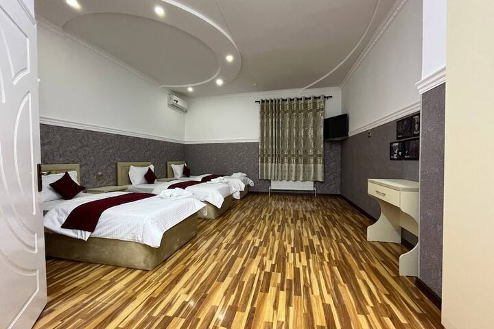 Room 17 of 44