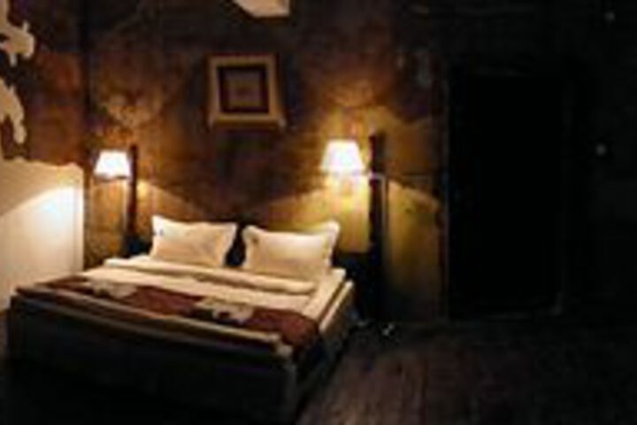 Room 12 of 23
