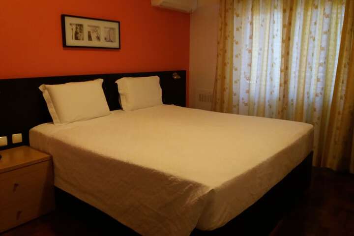 Room 6 of 44