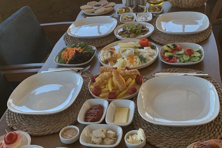 Dining 82 of 85