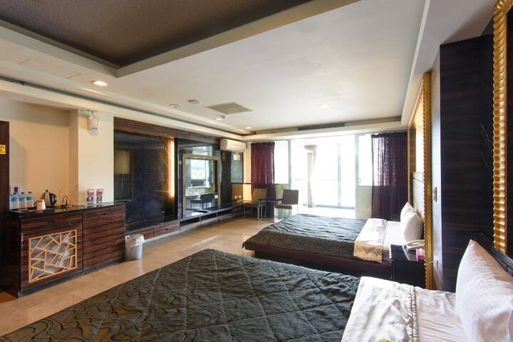 Room 15 of 30