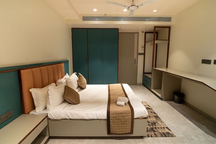 Room 6 of 35