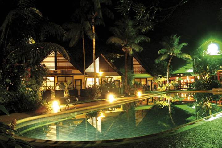 Hotel Pool