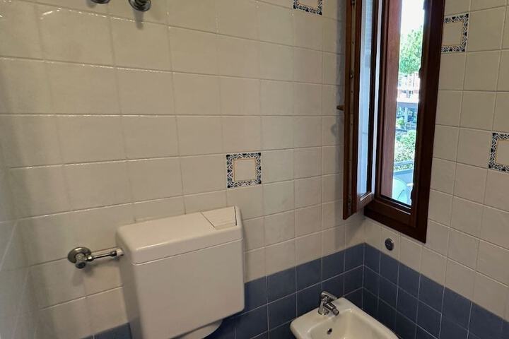 Room 15 of 25