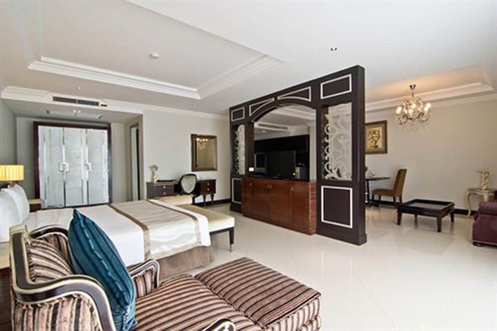 Room 21 of 51