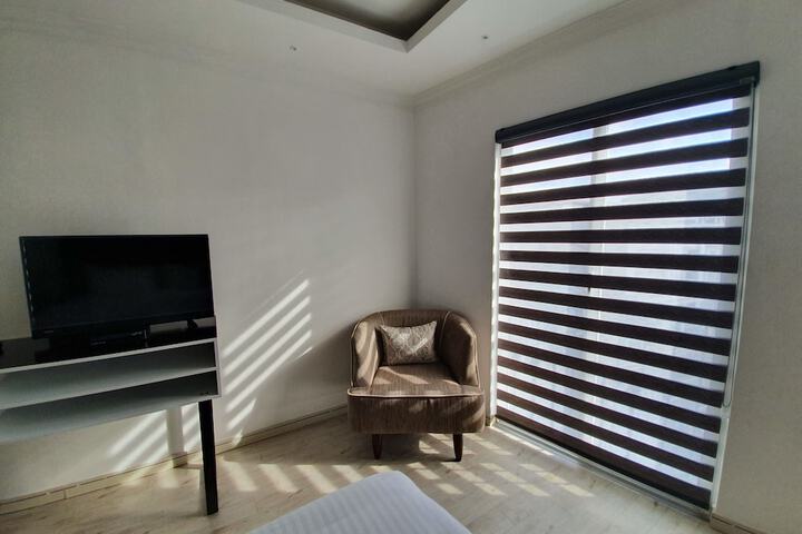 Room 4 of 24