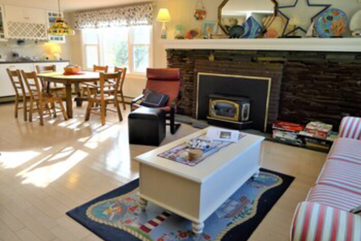 Photo of 563 Pleasant Lake - 4 Bedroom House