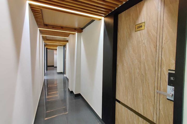 Room 11 of 15