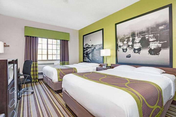 2 Queen Beds (2 of 11)