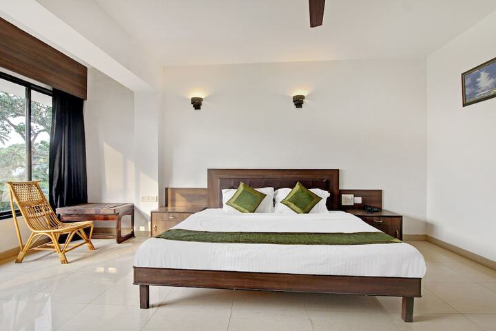 Room 7 of 20