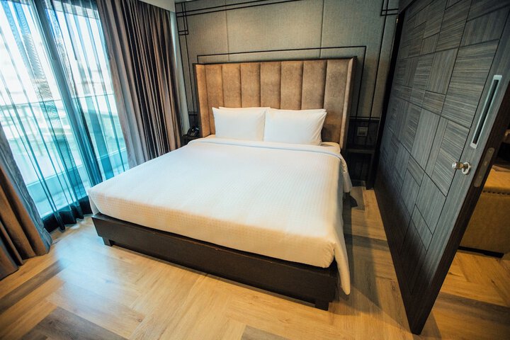 Room 28 of 82