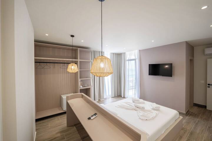 Room 43 of 175